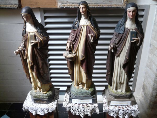Drie Gezusters (v.l.n.r. Bertilla, Eutropia, Geneviève).