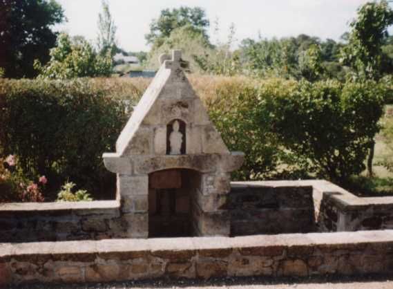 Bron Sint Aubin. Frankrijk, Bretagne, Kervin-Sainte-Brigitte (Crac'h).
