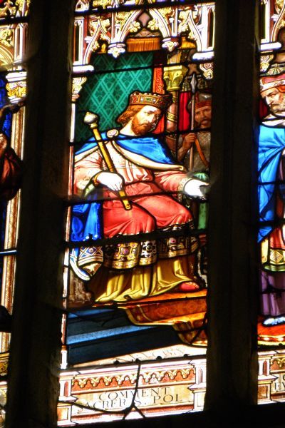 Sint Pol krijgt land toegewezen door plaatselijke vorst. ? 1880(?), glasschilderkunst.