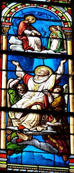 Lubinus , gedragen door twee engelen, door Christus in de hemel ontvangen (een engel houdt een zegekrans klaar).