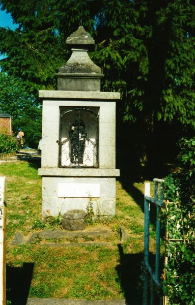 Sint-Humbertus-bron met devotiebeeldje Frankrijk, Maroilles,