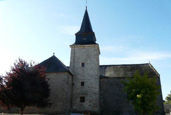 Kerk te St-Carné, tegenwoordig toegewijd aan Sint Petrus.