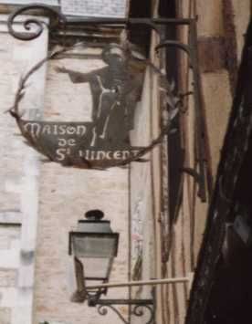 Uithangteken Vincentiushuis, Palce Valencia.