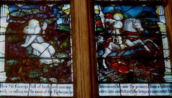 Sint Joris maakt de draak onschadelijk. Ca 1900, glasschilderkunst.