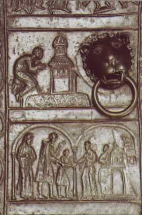 Detail van Romaans portaal.