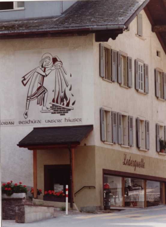 Buitenmuurschildering.