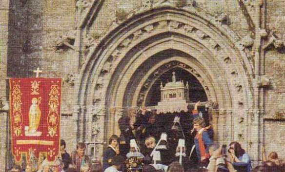 Prentbriefkaart. La grande Tromenie de Logronan. Frankrijk, Bretagne, Locronan.