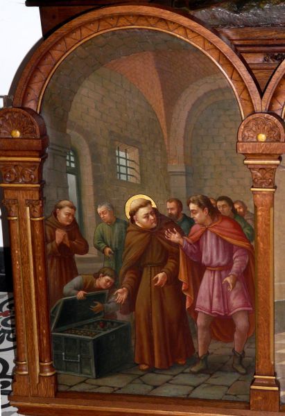 Een andere keer moest hij eens een lijkrede houden bij de begrafenis van een man die door geld- en schraapzucht steenrijk was geworden. De evangelietekst was: "Waar je schat is, daar zal ook je hart zijn (Matteus 6,21)." Antonius riep uit: "Ga maar naar het huis van deze man, en doorzoek zijn schatten. Ik geef je de verzekering dat je er zijn hart zult aantreffen." Inderdaad doorzocht men al de schatten van die rijke man en men stootte op een echt mensenhart van vlees en bloed; het klopte nog...