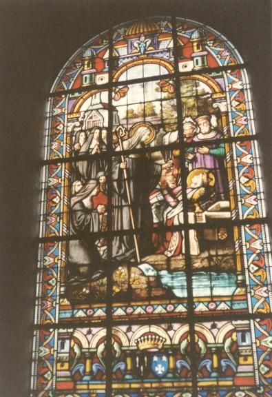 Glasschilderkunst. Bertha ontmoet haar gestorven dochter Emma die nog eenmaal de ogen opent en haar moeder liefdevol aanziet...
