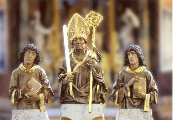 Kilian met de priester Colman(links) en de diaken Totnan(rechts).