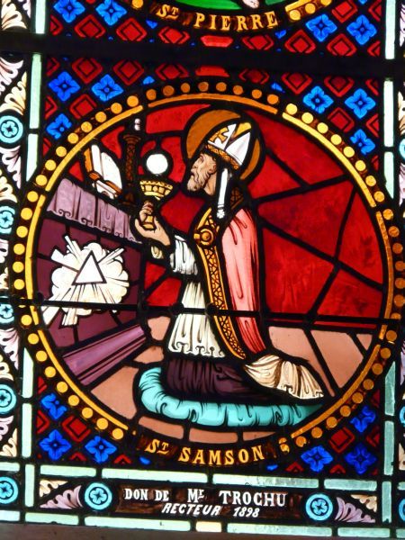 Samson draagt de mis op.