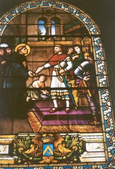 Koning Childebert eist dat St Armel bij hem in de buurt blijft.