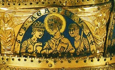 detail van reliekschrijn in de vorm van een arm