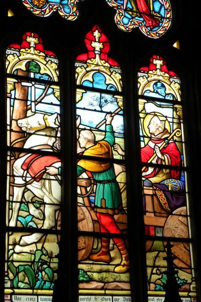 Een lichtend kruis geeft St Ouen de plek aan waar God vereerd wil worden ± 1870(?), glasschilderkunst.
