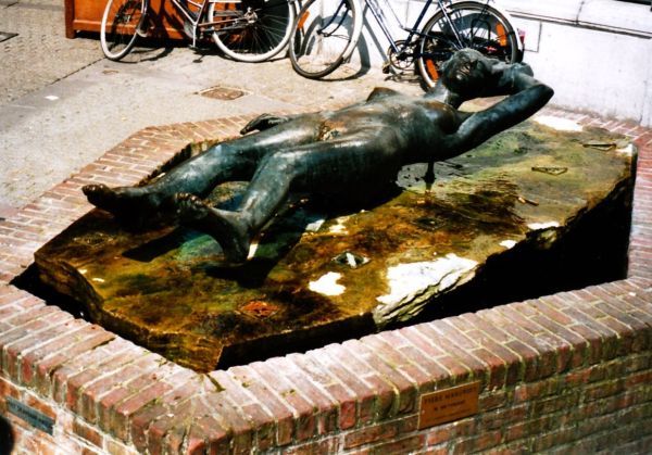 ± 2000, bronssculptuur.