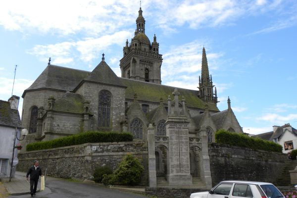 Kerk van St-Thégonnec in de gelijknamige Bretone plaats.