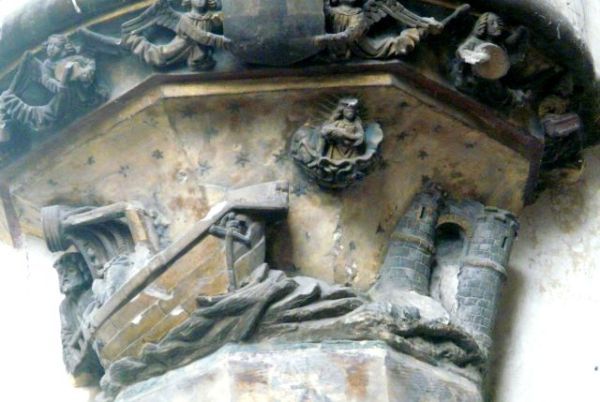 ± 1525, steensculptuur, kapiteel. Links een eenmansbootje waarvan de mast gebroken is; rechts om de hoek verschijnt Maria aan de hemel.