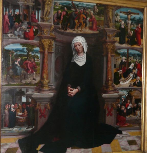 Maria omgeven door de Zeven Smarten. Van links onder naar rechts onder: 1. Jezus' besnijdenis; 2. Vlucht naar Egypte; 3. Jezus' terugvinding in de tempel; 4. Jezus' kruisdraging; 5. Jezus sterft; 6. Bewening; 7. Jezus' graflegging.