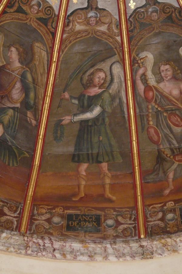 'L'ange de paix' (vredesengel) Een engel in het groen, kleur van de hoop en van de natuur, houdt ons de palm en de krans van de overwinning voor. Dat slaat natuurlijk op de aanmaning van Paulus dat we de goede strijd moeten strijden door het kwaad tegen te gaan en het goede na te streven, en zo de krans en de palm van de overwinning behalen.
