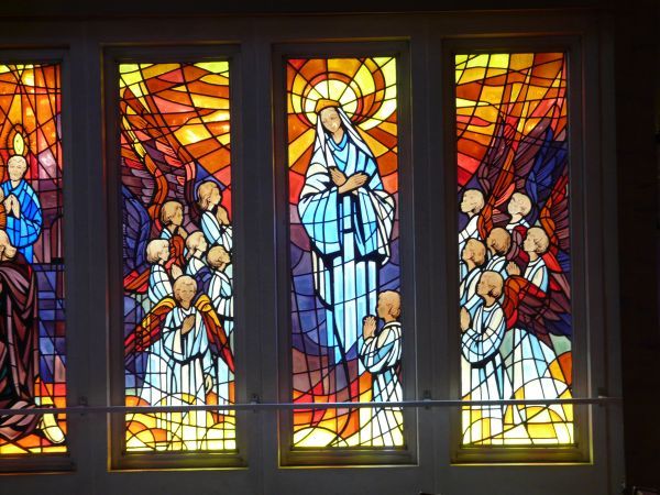 Vierde Glorievolle Geheim: Maria wordt in de hemel opgenomen.
