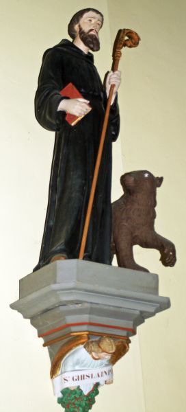 Sint Ghislain met zijn 'beer'. Ca 1935, sculptuur [Met dank aan Vic Van Cutsem]