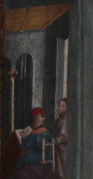 Linkerpaneel: de Emmausgangers. Verteld in het evangelie van Lukas (24,13-35) De ene leerling heette Kleofas; de andere blijft naamloos. Men veronderstelde dat het Lukas zelf was. In de uiterste linkerbovenhoek zien we de leerling in het blauw met gouden kraag: Lukas dus! Hij schrijft en illustreert een boek: zijn evangelie. Jezus kijkt oe of dicteert.