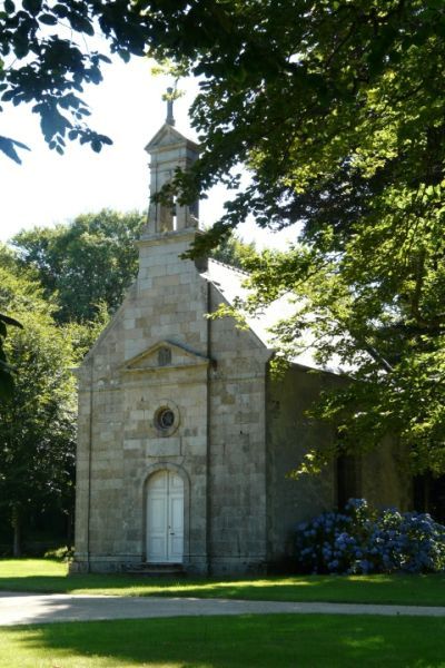 Kapel van Sint Elivert op het terrein van kasteel Kerivon.