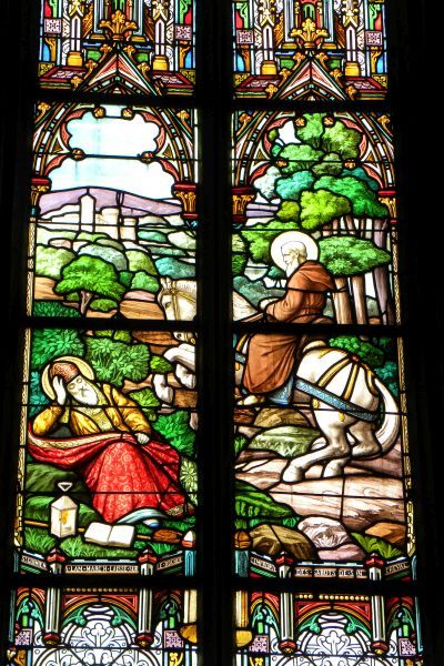 Terwijl zijn neef, bisschop Arnec, zijn dutje doet, doorkruist Winok ('Guinien') diens bisdom. Een hoefafdruk blijft in de rotsbodem achter... Ca 1900, glasschilderkunst