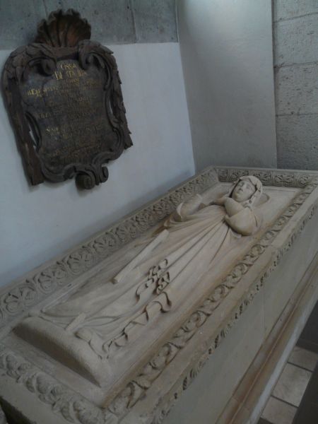 Grafmonument Ida.
