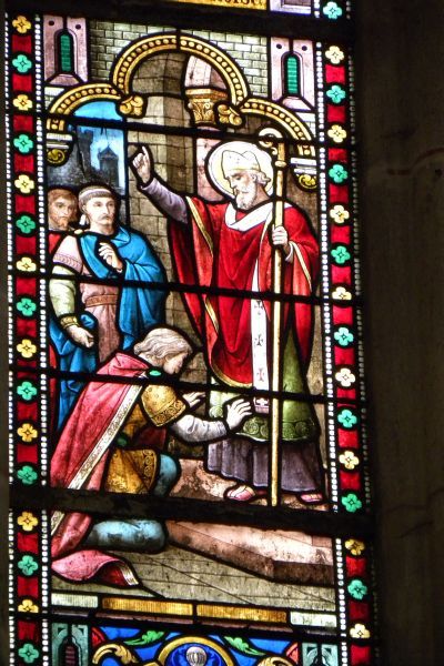 Ambrosius dwingt de keizer boete te doen.