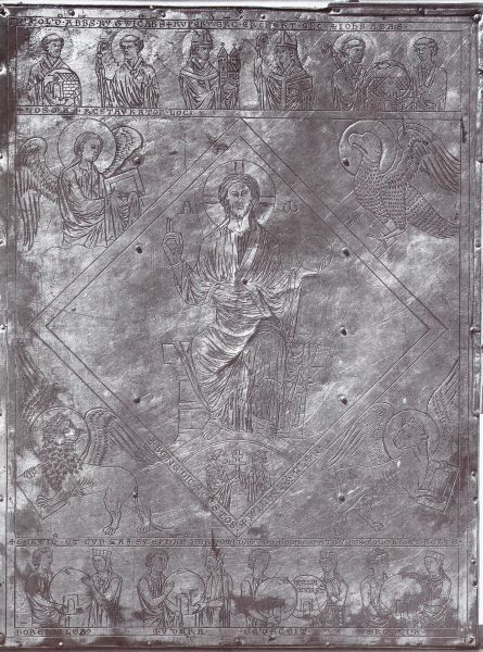 Midden op de dekplaat Christus, omgeven door de diersymbolen van de vier evangelisten. Rechts boven het hoofd van Christus: 'Ekcbert episcopus'.