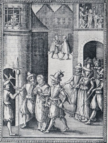 Edmund ontmoet Polydore Plasden (midden boven). Hij wordt betrapt bij het opdragen van de Mis (rechtsboven) en gevangen genomen, evenals de vrouw van de op dat moment afwezige huiseigenaar Swithun Wells (voorgrond). Illustratie in zijn levensbeschrijving uit 1614.