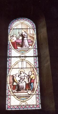 Beneden: Zij geeft kinderen godsdienstles Boven: Zij verzorgt een melaatse en houdt hem tegen.