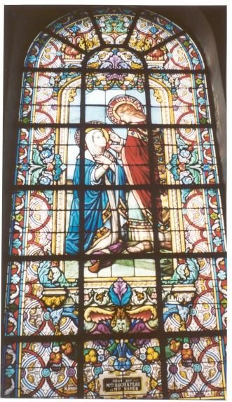 Johannes deelt aan Maria communie uit.